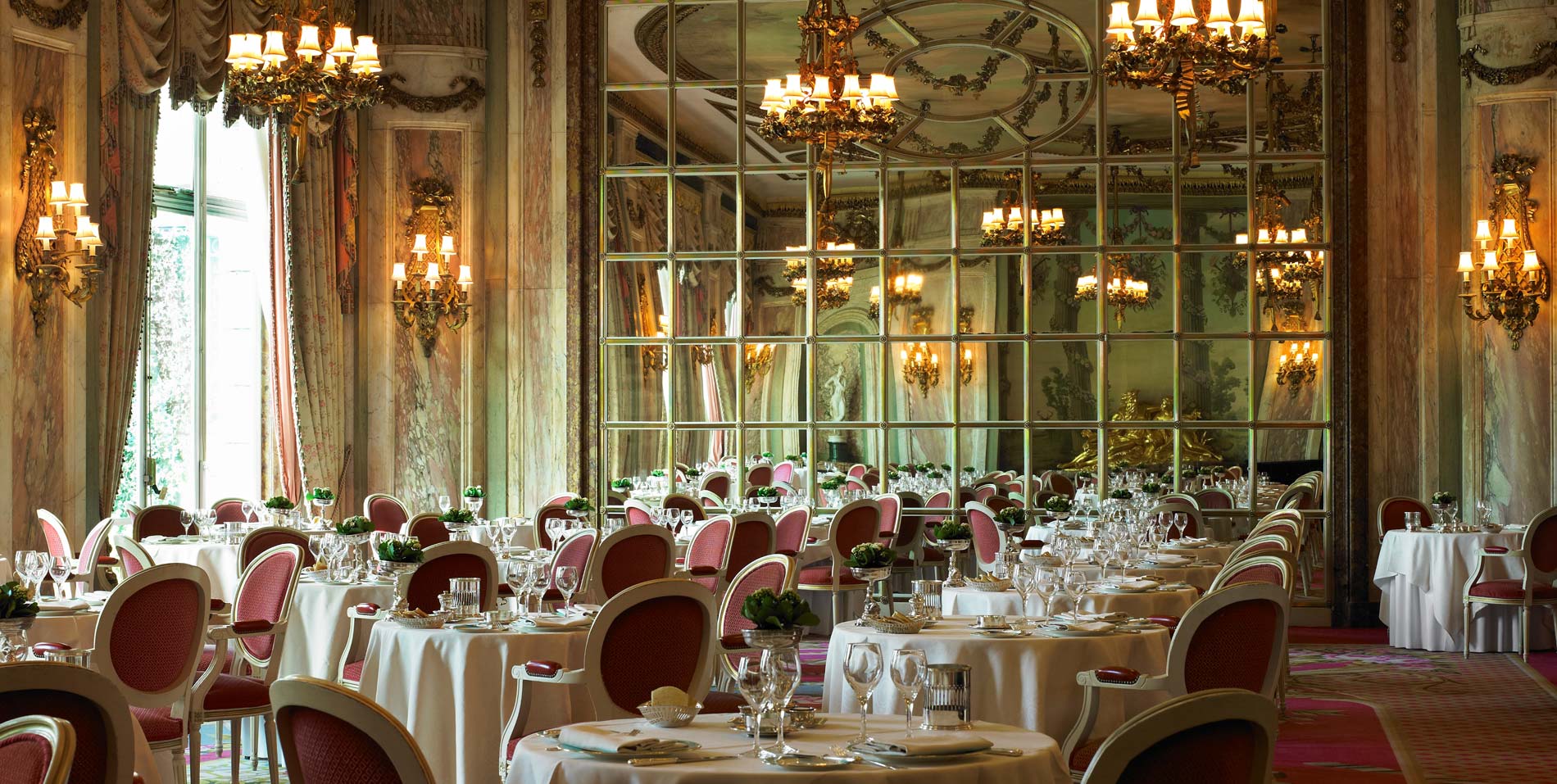 An absolutely grand setting © Ritz London